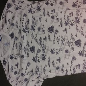 Hurley brand costal pattern shirt never worn/tags still on